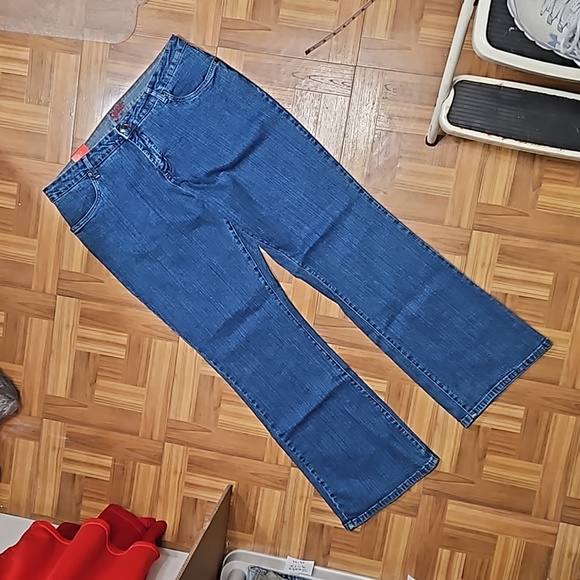 NEW SMITH'S  The Marissa Fit jeans - Picture 2 of 15